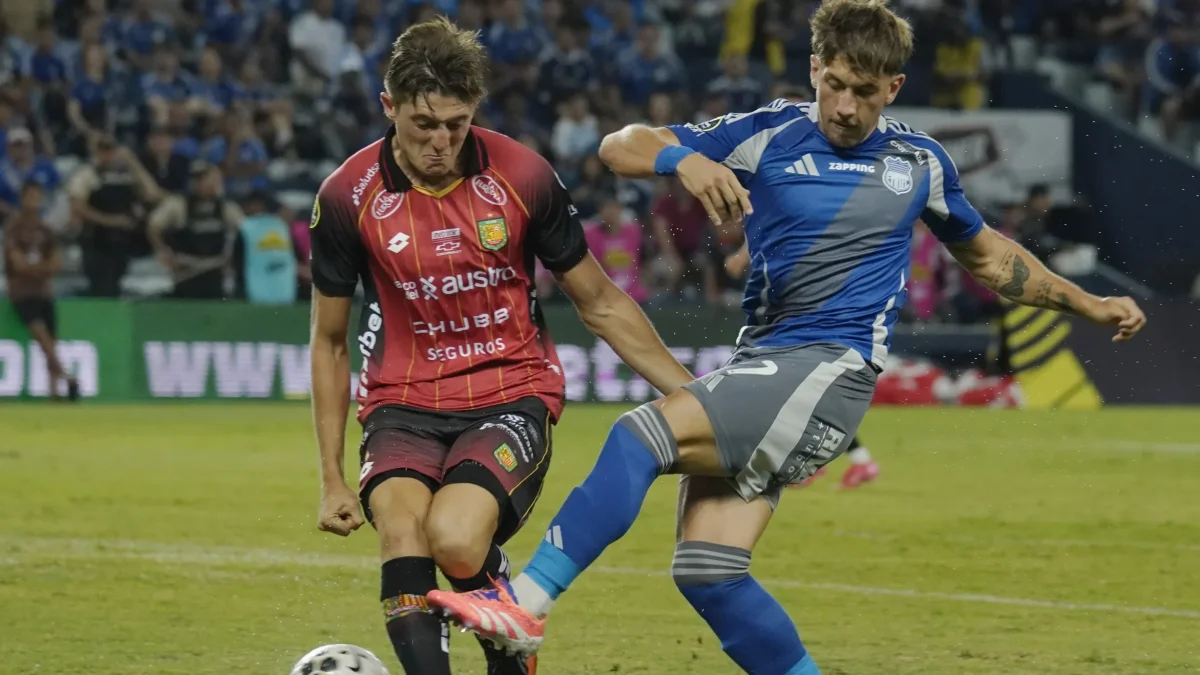 Deportivo Cuenca venció 2-0 a Emelec en el primer duelo de la temporada por la LigaPro