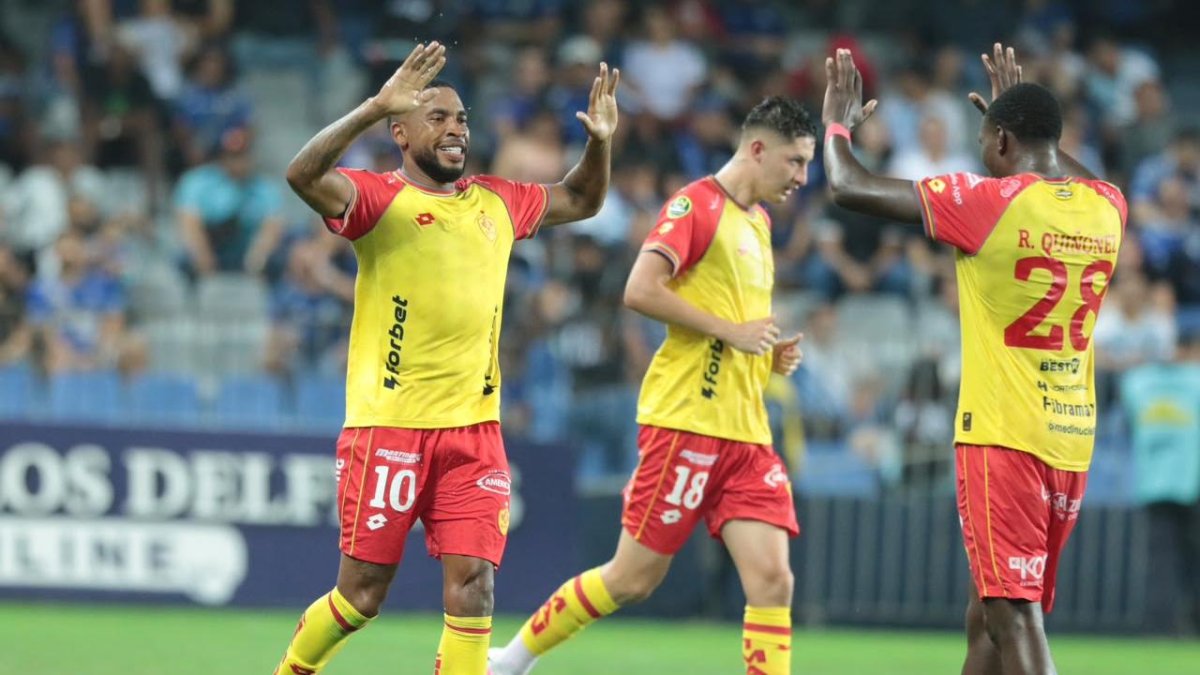Aryton Preciado de Aucas y su gol ante Emelec en el Capwell.