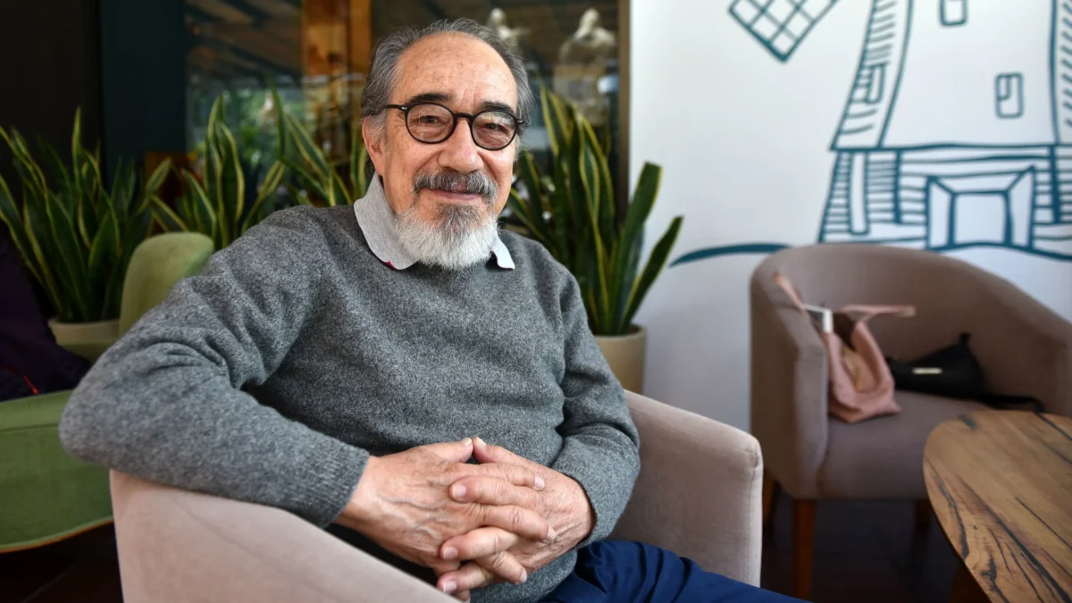 Jorge Ortiz es licenciado en leyes y periodista ecuatoriano. Ha publicado los libros Relatos para descifrar al mundo, Historias del mundo y Crónicas prodigiosas.