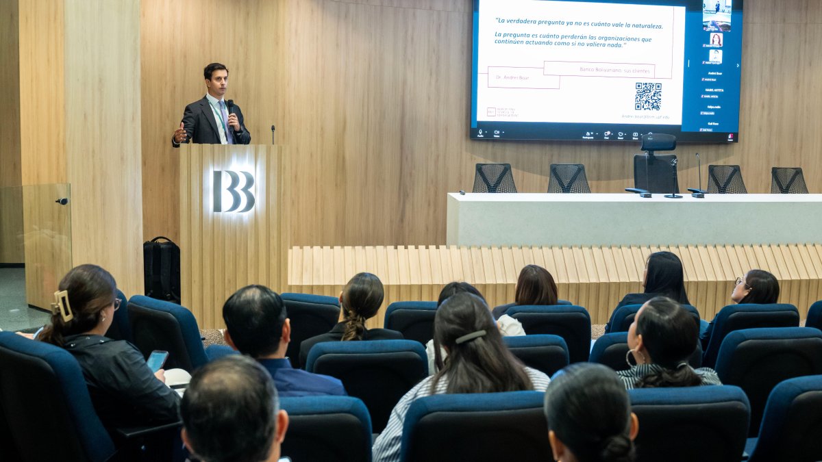 Carlos José Santos Larde, gerente de Sostenibilidad de Banco Bolivariano.