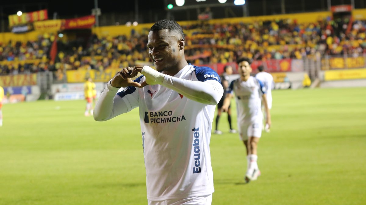 Liga llega de vencer a Aucas en el campeonato ecuatoriano por marcador de 1-0. Con gol de Yerlin Quiñónez.