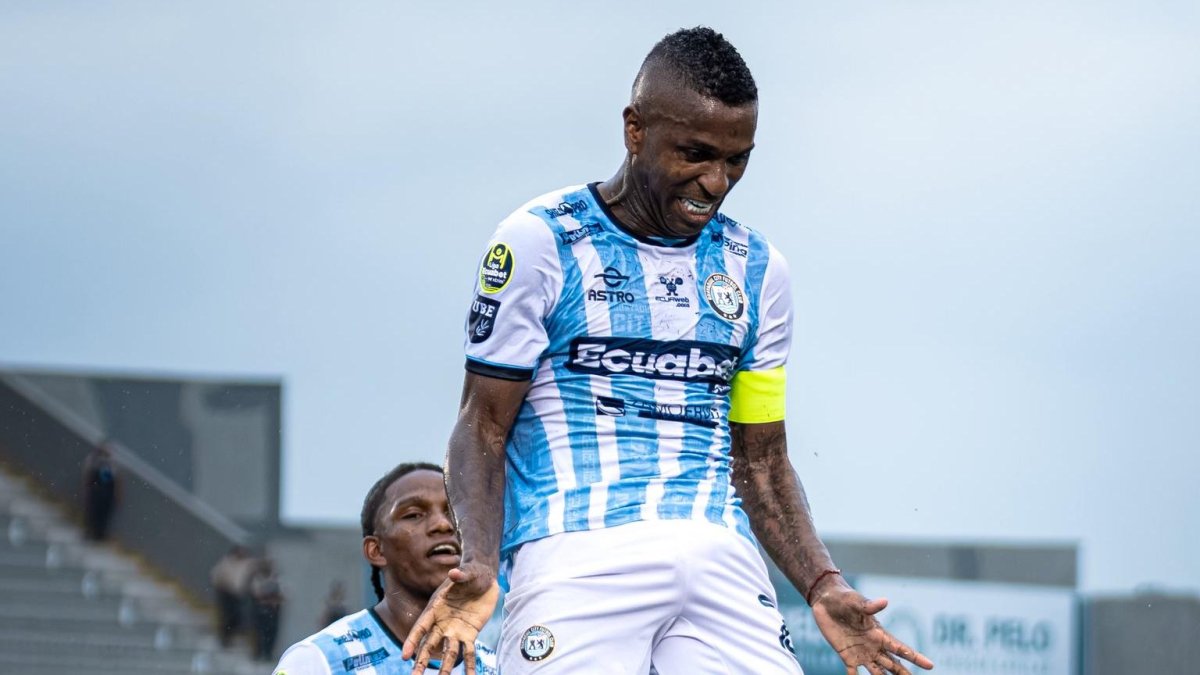 Miller Bolaños se mandó un golazo ante Liga de Quito.