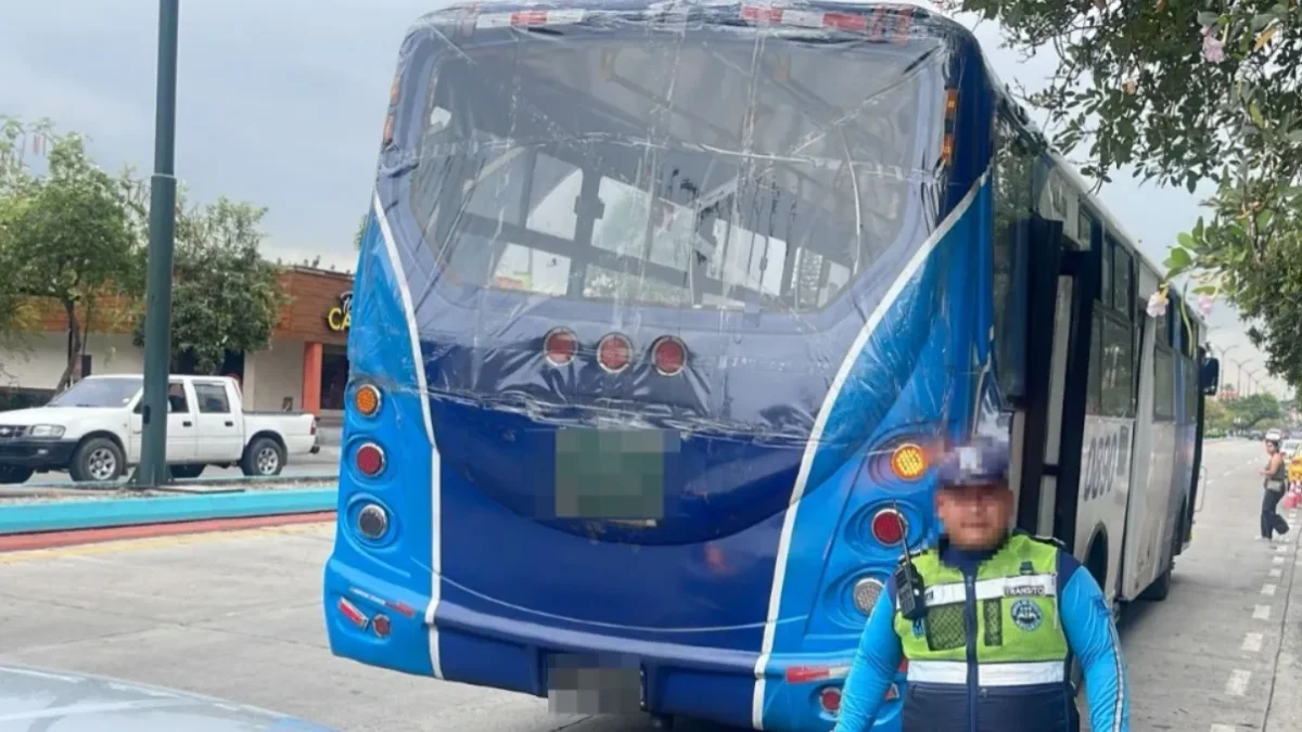 La ATM retiró de circulación el bus tras detectar incumplimientos en sus condiciones de seguridad.