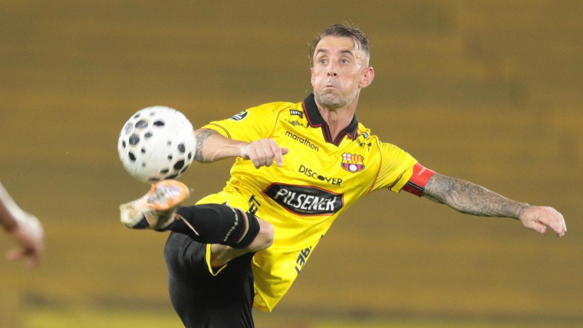 Taquitos, pases filtrados y provocaciones marcaron el show de Díaz en el Monumental.