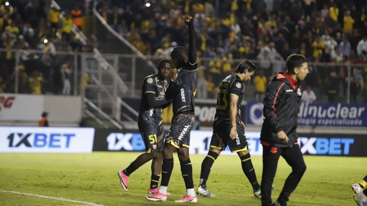 Con el penalti convertido, Jhonny Quiñónez le otorgó un punto a Barcelona SC en su visita al Aucas.