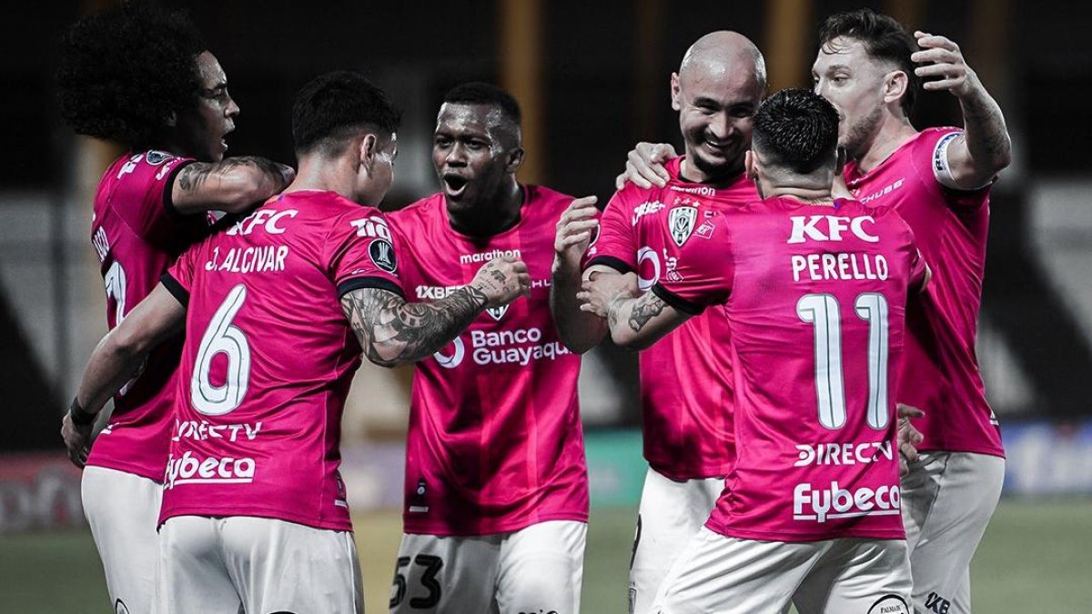 Independiente del Valle ante Flamengo en el estadio Atahualpa.