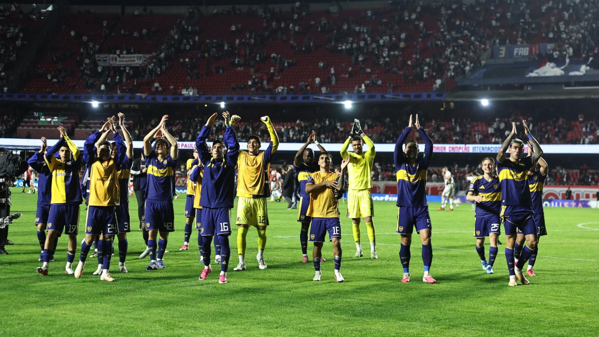 Jugadores de Boca Juniors, entre ellos Enner Valencia, celebraron al finalizar el partido por los cuartos de final de la Copa Sudamericana entre Sao Paulo y Boca Juniors.