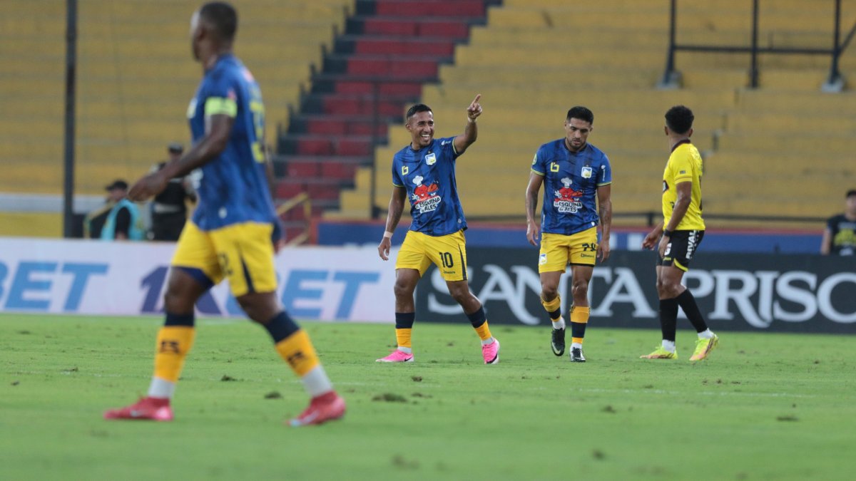 Delfín enfrenta a Liga de Portoviejo en la Copa Ecuador 2026.