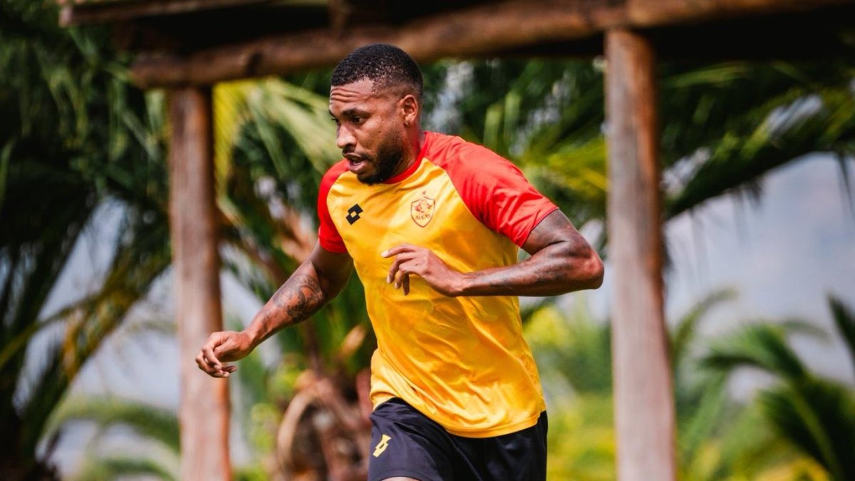 Ayrton Preciado jugador clave de Aucas.
