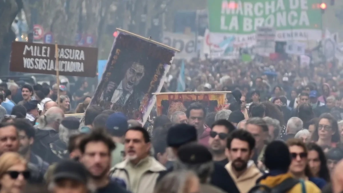 La protesta convocada en Buenos Aires también se replicó en otras 60 ciudades de Argentina.