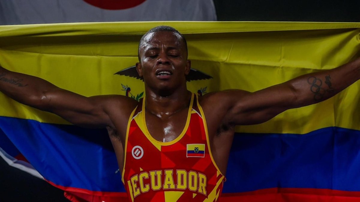 Andrés Montaño flameó la bandera de Ecuador con el oro en lucha, en los Juegos Suramericanos Santa Fe 2026