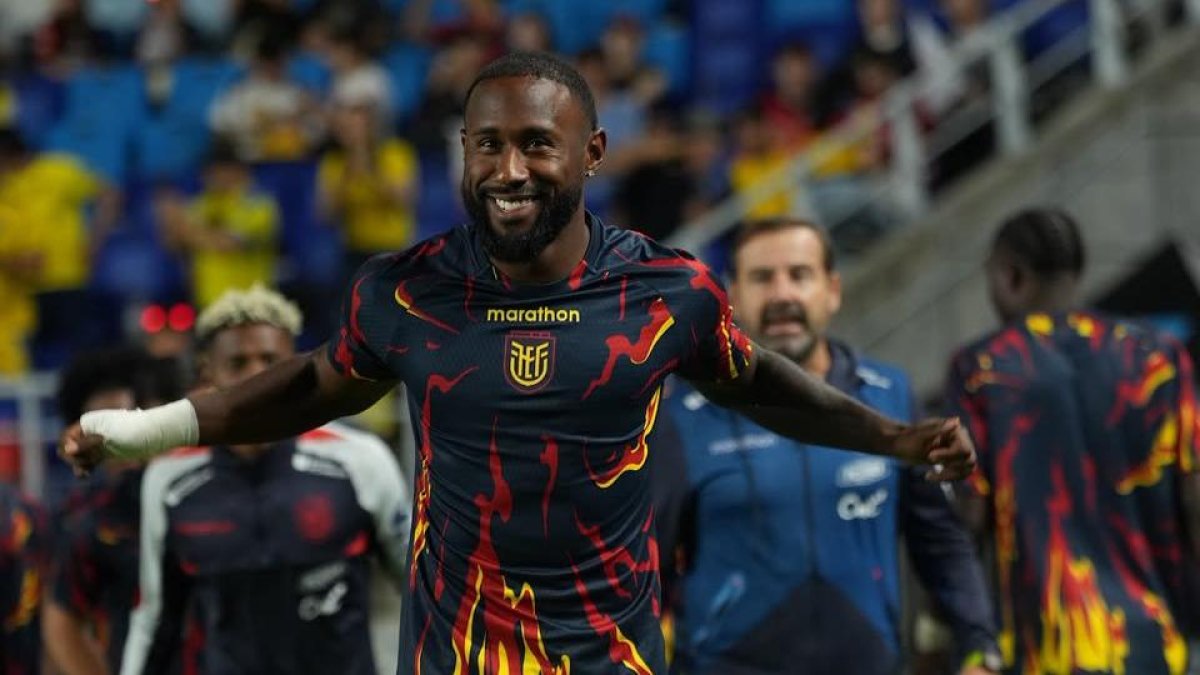 Jhon Yeboah listo para el para jugar ante Corea del Sur.