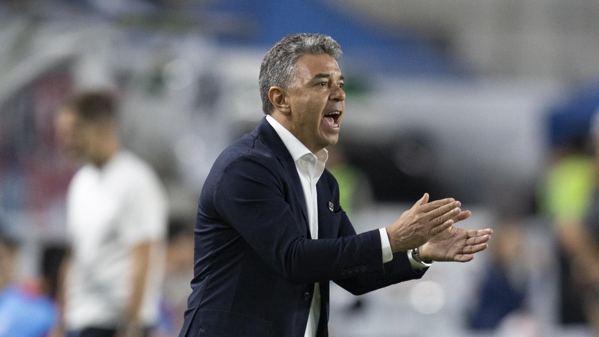Marcelo Gallardo entrenador de Ecuador que debutó ante Corea del Sur.