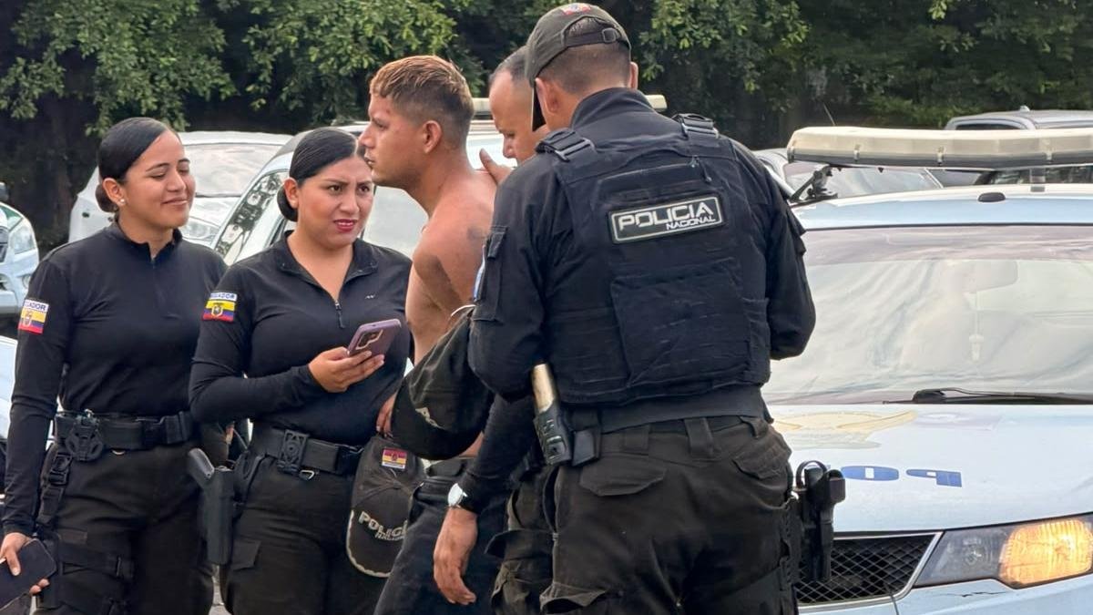 EEl sujeto fue trasladado por las autoridades luego de ser aprehendido en el sector de la cooperativa Unión de Bananeros.