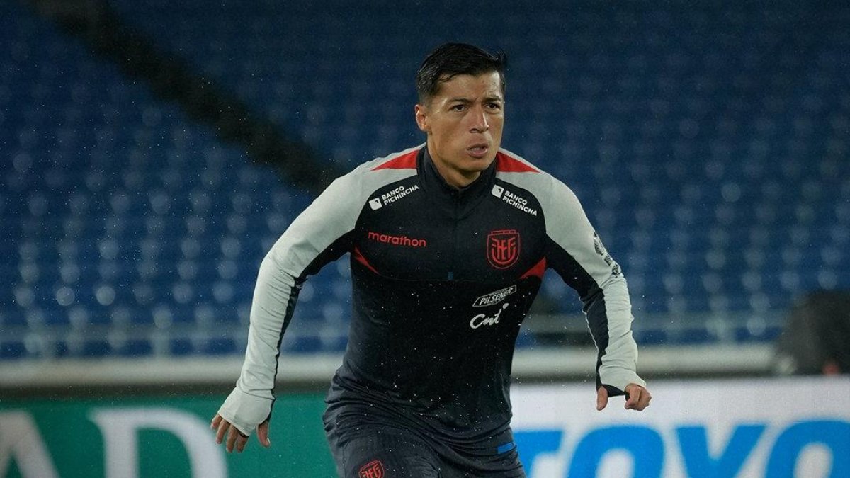 Alan Franco estará en el medio campo de Ecuador.