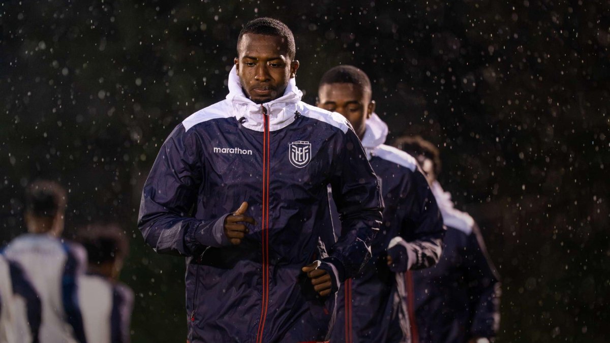 Willian Pacho estará en la defensa de Ecuador ante Japón.
