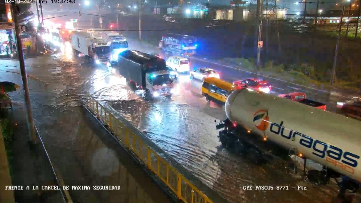 La lluvia registrada la tarde y noche del viernes 2 de octubre de 2026 dejó calles anegadas y acumulación de agua en al menos 12 puntos de Guayaquil.