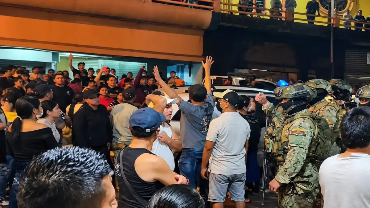El operativo en la Bahía generó cuestionamientos entre los comerciantes. Hubo quienes pidieron, en cambio, que se realicen para poner orden y darle seguridad al secgtor.