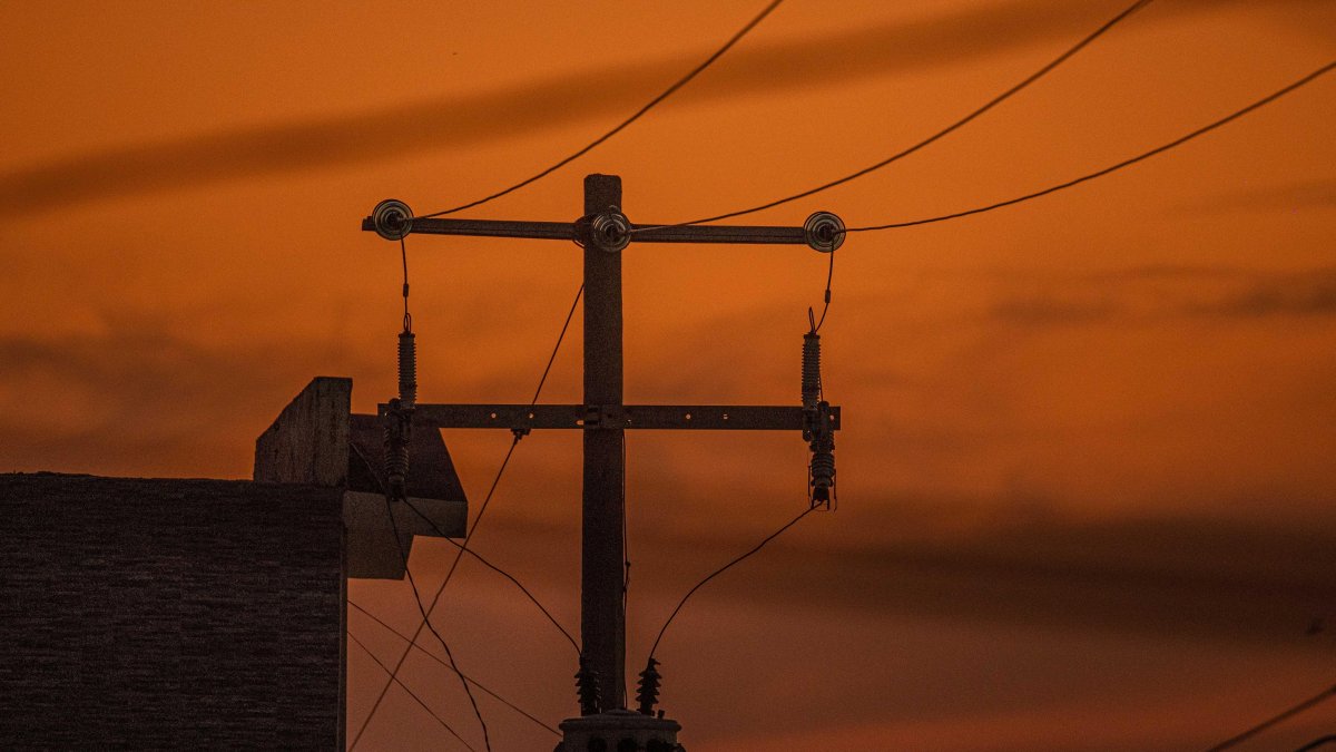 En algunos sectores de Guayaquil se registraron cortes de energía el reciente fin de semana. Hoy, la Alborada reporte un corte de luz que alcanza ya las 24 horas.