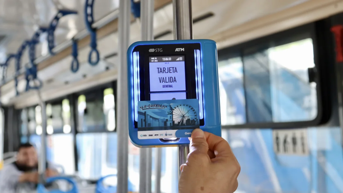La instalación de los equipos para el pago electrónico comenzó en los buses urbanos de Guayaquil.
