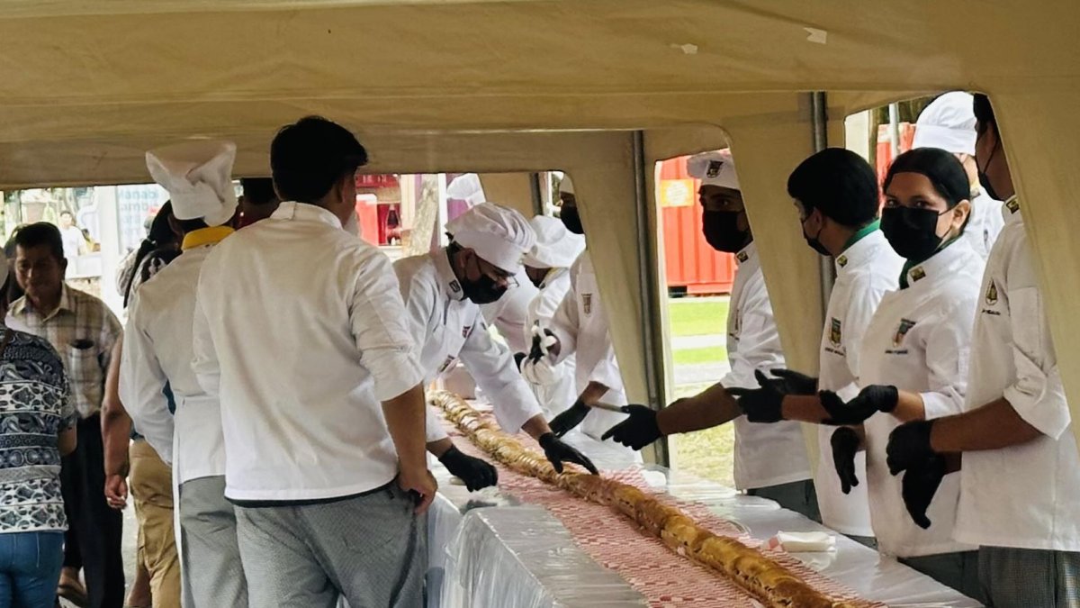 El cevi sanduche fue elaborado por los estudiantes de la carrera de Gastronomía, de la Universidad Técnica de Manabí
AG-EXTERNOS