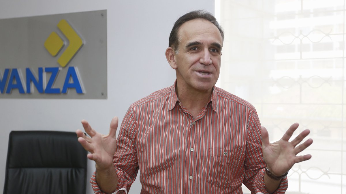 González fue también prefecto de Pichincha entre 2000 y 2006. 