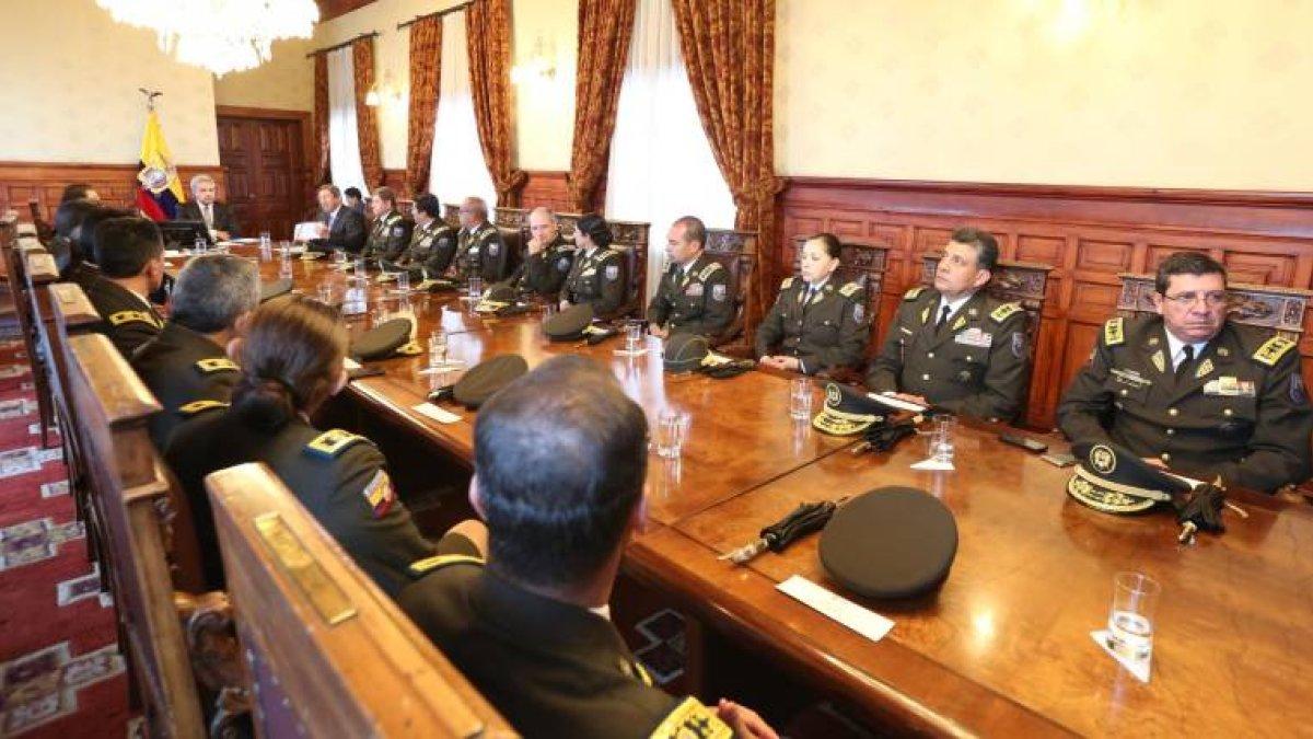 El presidente Lenín Moreno (cumplió años) se reunió ayer con la plana mayor de la Policía en Quito, que le informó sobre la seguridad interna en el país. 