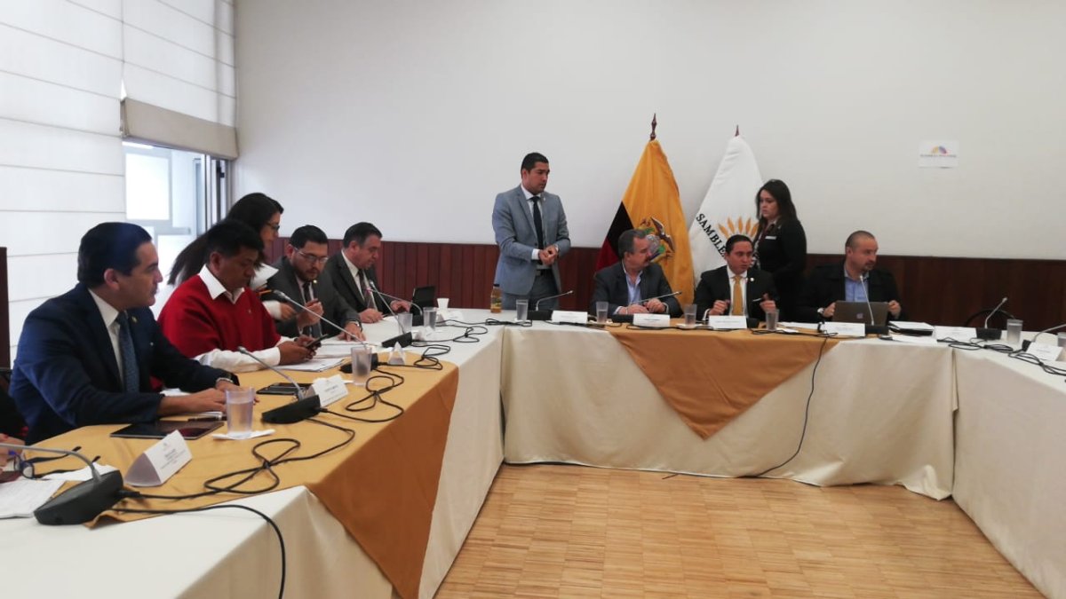 Sesión de Régimen Económico aprueba el informe del nuevo proyecto de ley tributaria.
