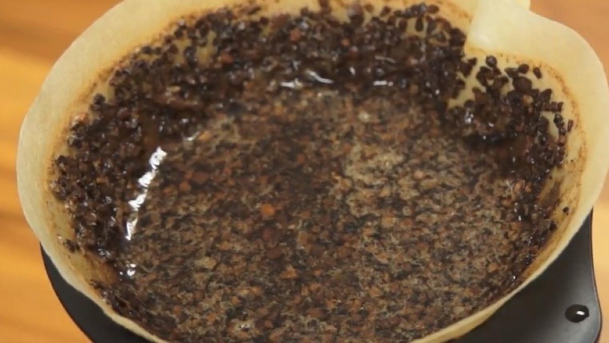 Proceso de filtración de café.