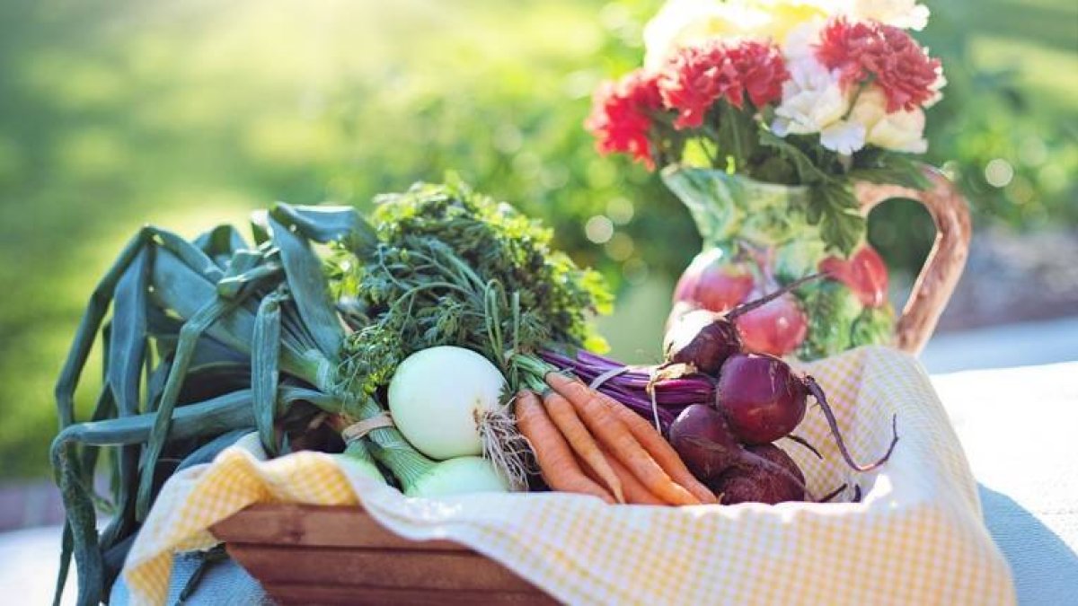 Una alimentación saludable requiere, entre otras cosas, la ingesta de frutas y vegetales. Sin embargo, también es necesario saber de dónde vienen los alimentos.