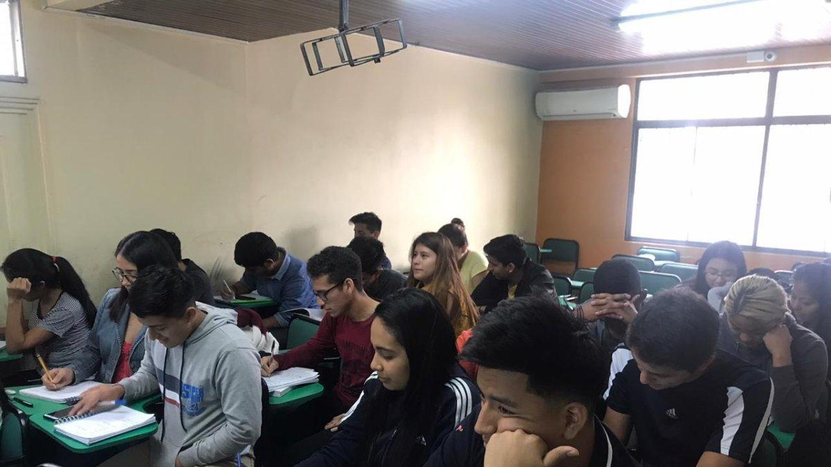 Preparación. Los preuniversitarios se ajustan a las nuevas medidas, pero reconocen sentirse preocupados.