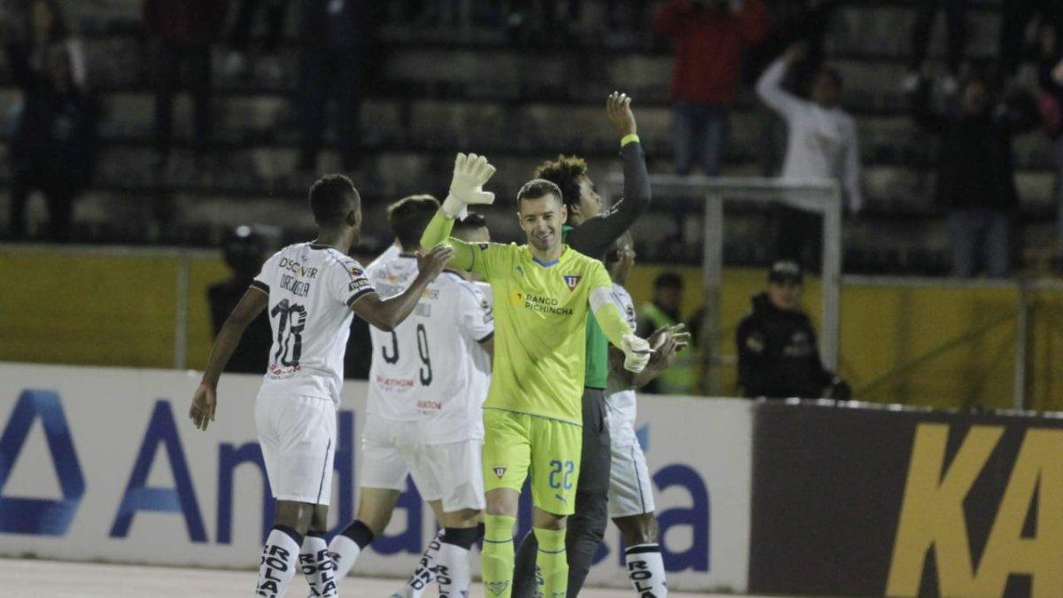 Gabbarini fue la figura de los albos y mantuvo su arco en cero.