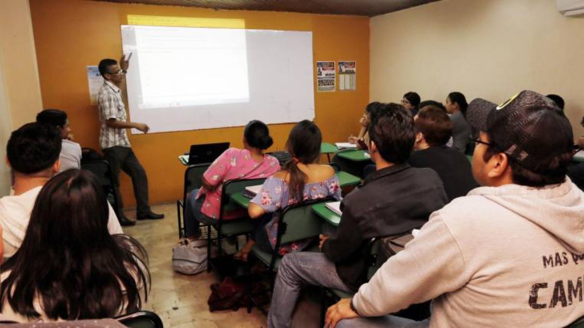 Preparación. Muchos jóvenes se quedan sin ir a la universidad, a pesar de rendir el examen Ser Bachiller