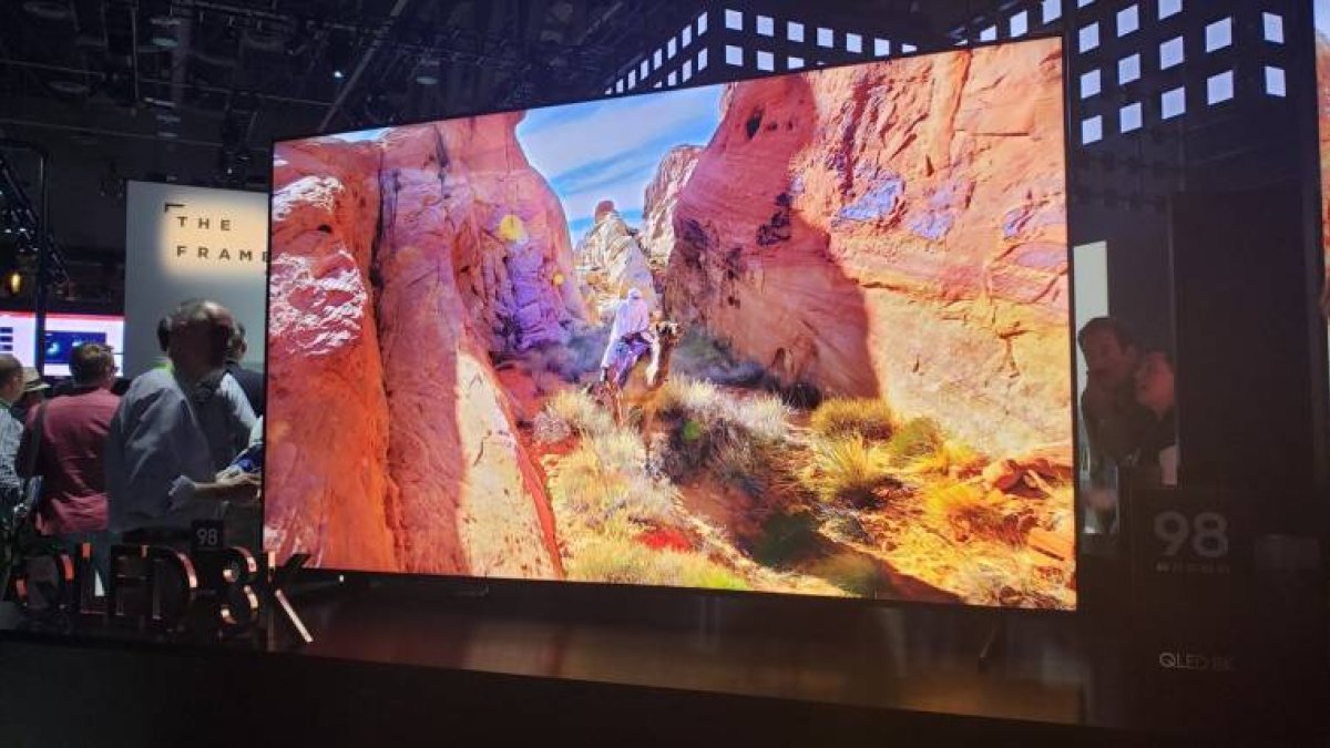 La resolución 8K comienza a ponerse a la moda y el Q900FN QLED de Samsung se lleva las miradas en el CES