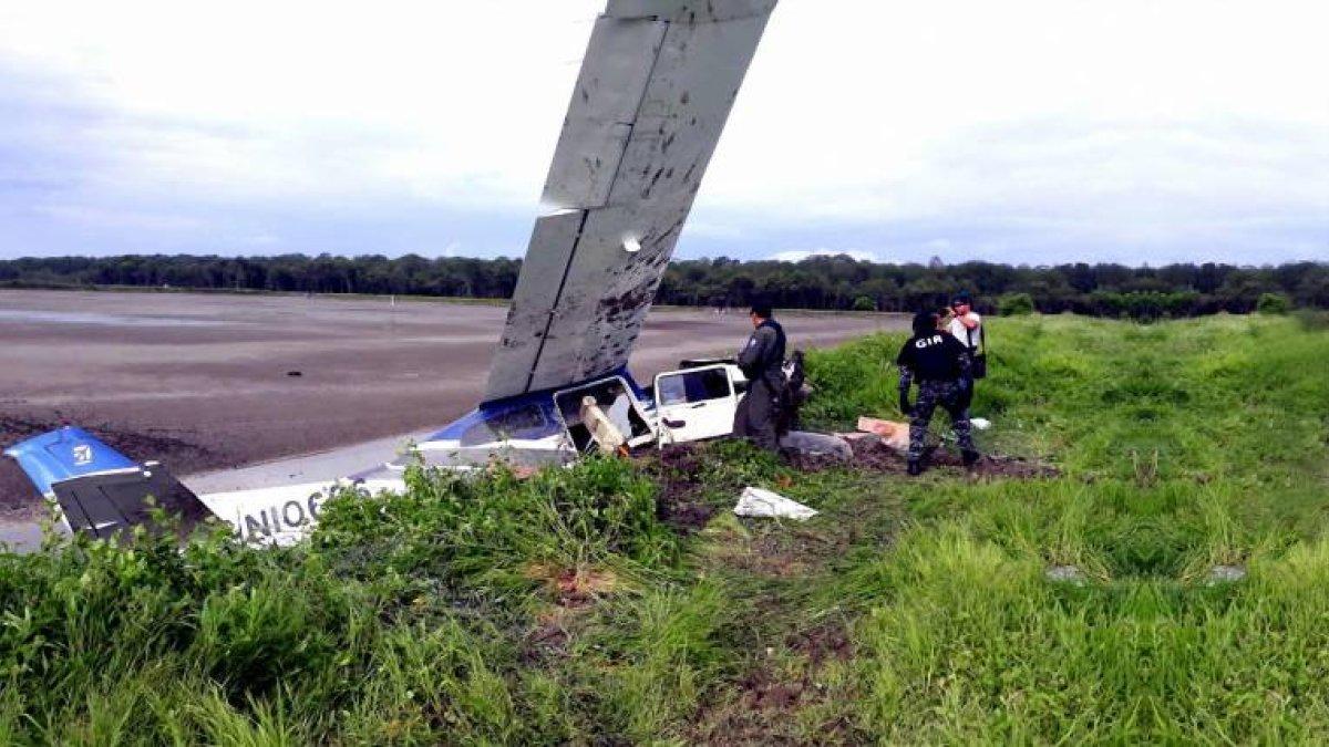 La avioneta Cessna, con matrícula falsa de México, cayó en una isla del Golfo de Guayaquil