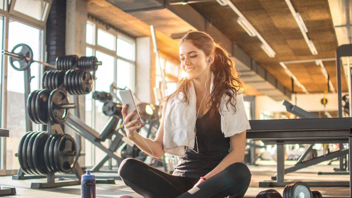 Ponerse en forma en casa es posible con las apps ideales.