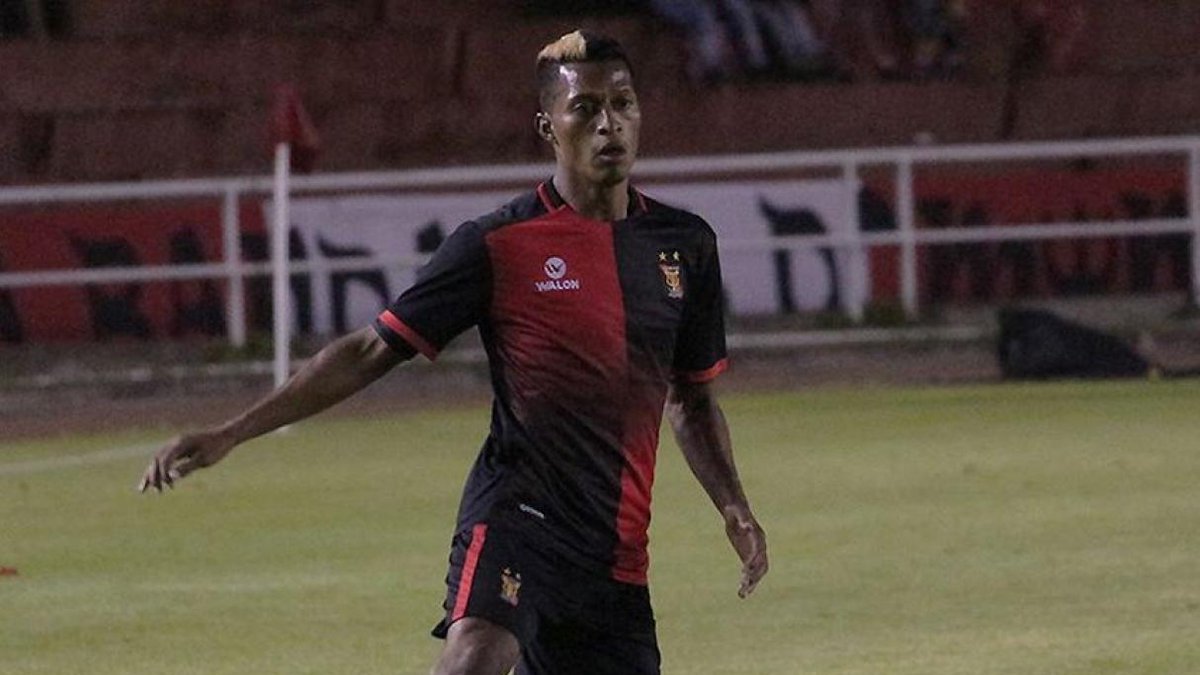 Carlos Bustos dirigirá al Melgar de Jhon Narváez.