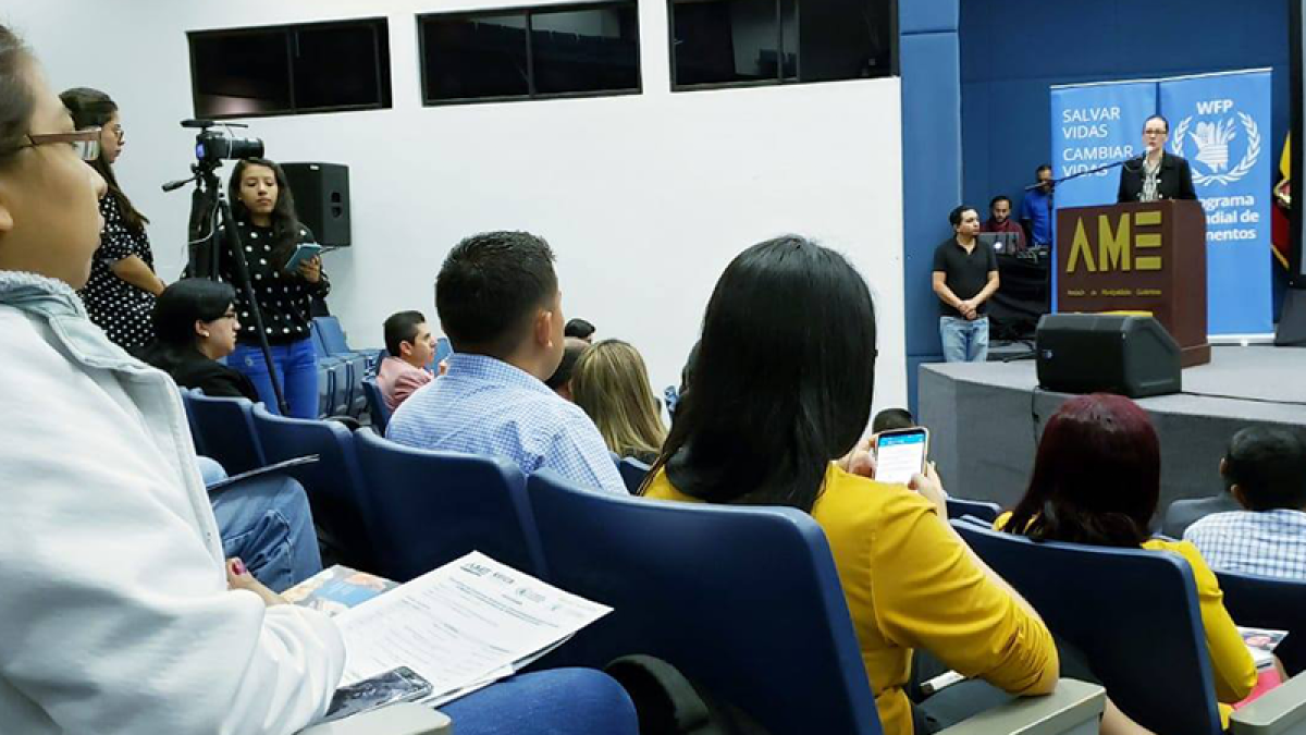 Alcaldes participaron del encuentro con autoridades de Educación y del PMA.