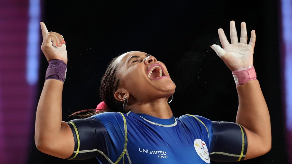 La pesista ecuatoriana Neisi Dajomes brilló en el reciente torneo virtual de la disciplina