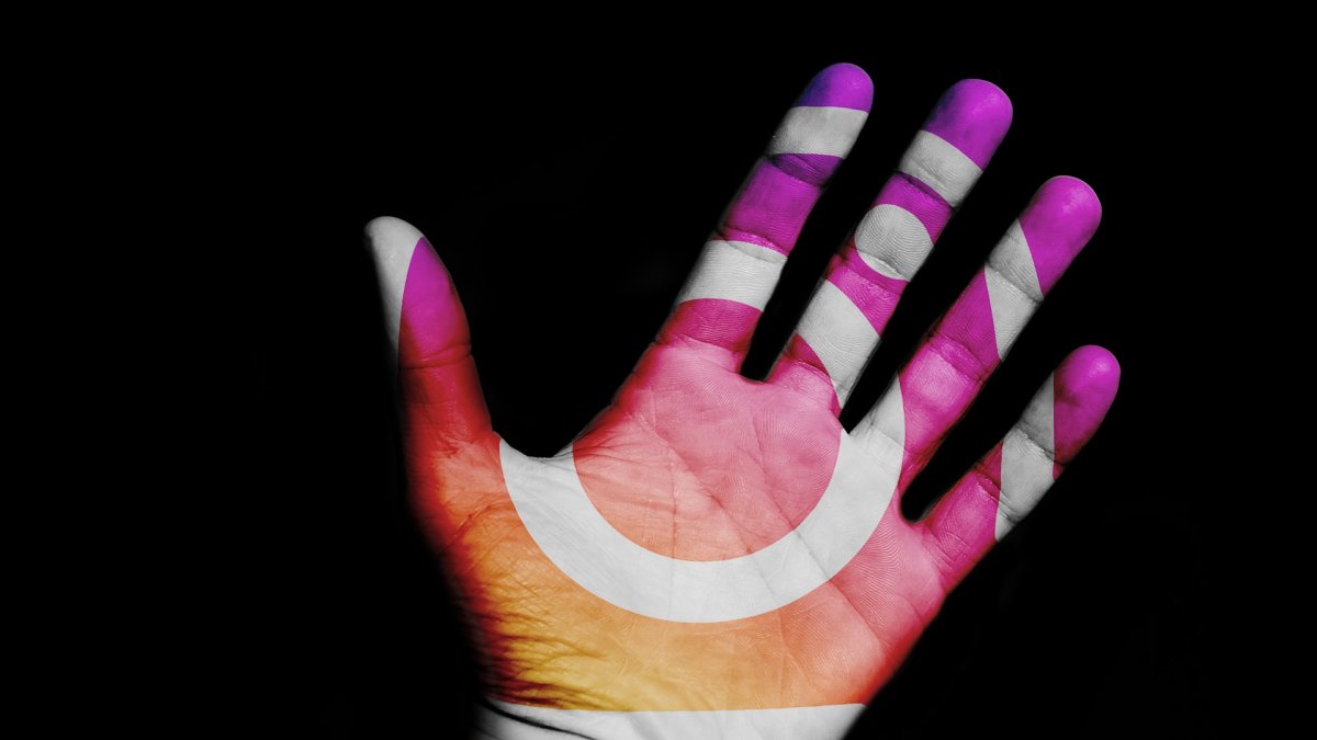 El portal TechCrunch publicó un artículo en el que indicaba que Instagram no había seguido el ejemplo de la mayoría de las redes sociales, que pedían que sus nuevos usuarios indicaran su edad.