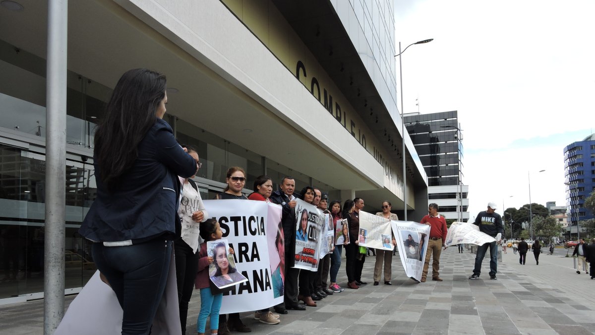 Amigos y familiares piden justicia en el caso del asesinato de Liliana Flores. 19 de noviembre de 2019.