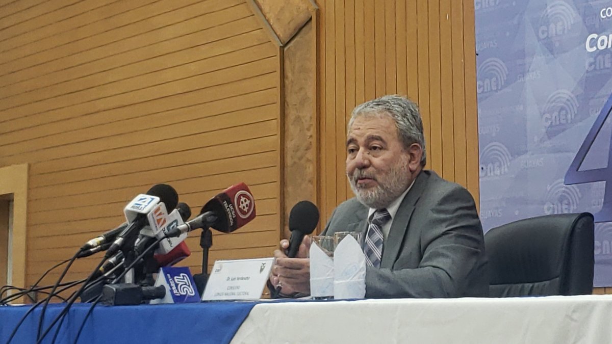 Luis Verdesoto fue posesionado por la Asamblea Nacional el noviembre de 2018.