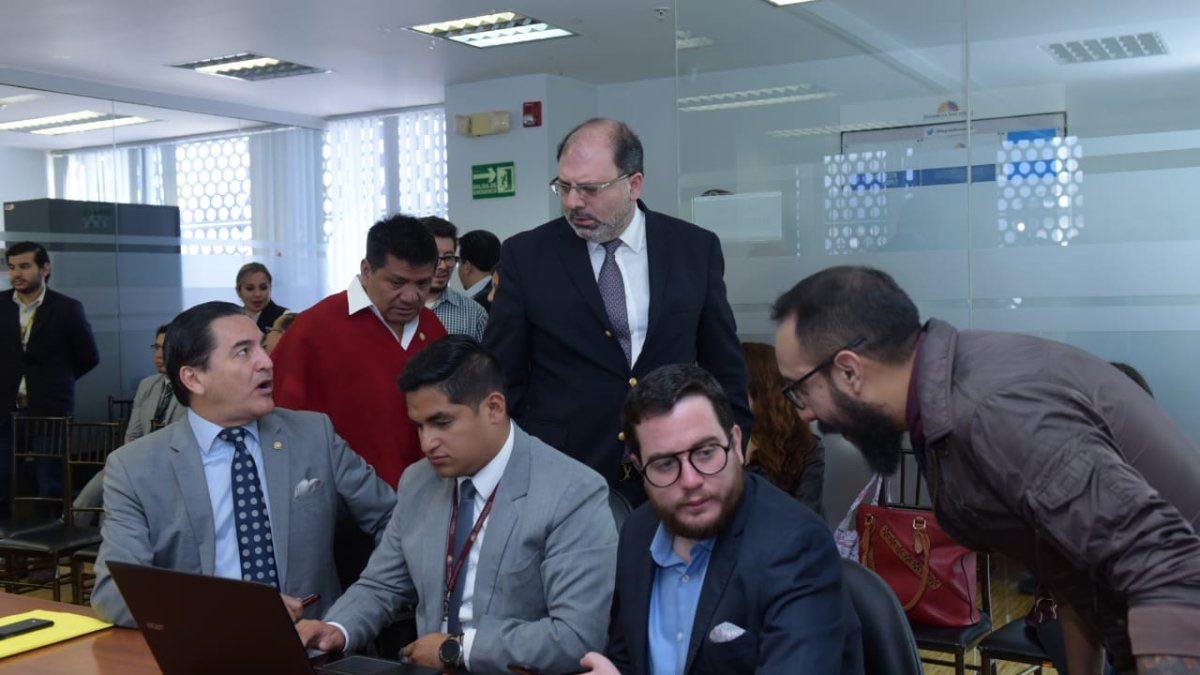 Dentro del informe se acordó el pago del impuesto al valor agregado (IVA) con bonos a los Gobiernos Autónomos Descentralizados.