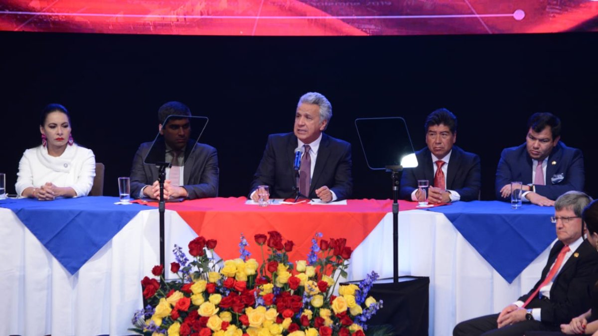 El presidente Lenín Moreno y el vicepresidente Otto Sonnenholzner en la Sesión Solemne .