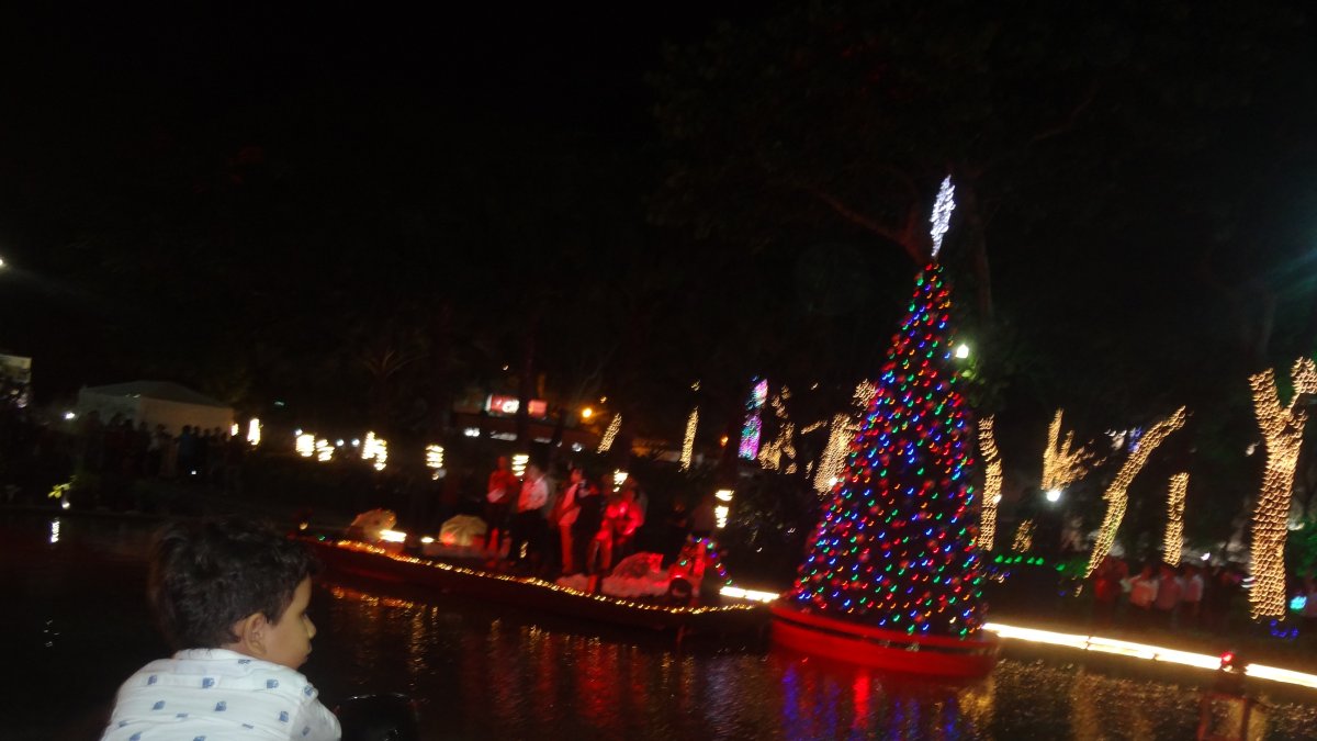 Al acto asistieron las autoridades de la ciudad y decenas de personas.