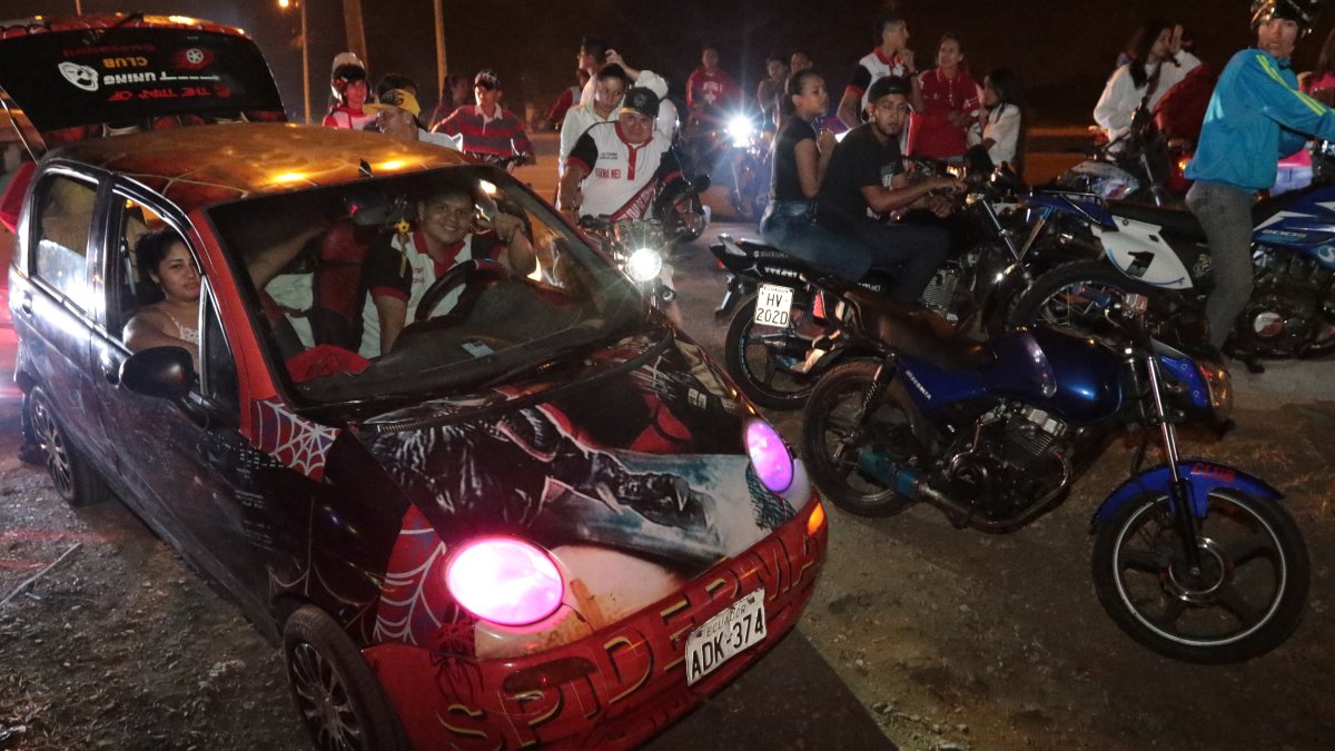 Motociclistas desfilan los jueves exhibiendo sus vehículos.
/GUAYAQUIL- ECUADOR/ ALEX LIMA / EXPRESO