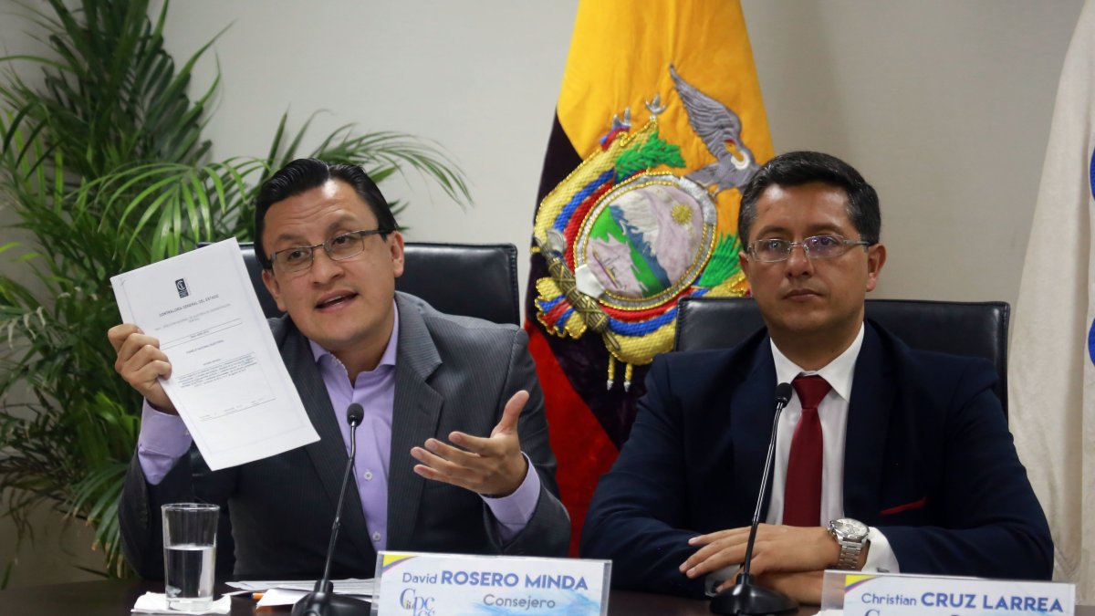 Convocatoria. Sin la presencia de todos los integrantes del Consejo de Participación, Christian Cruz y David Rosero dieron ayer una rueda de prensa.