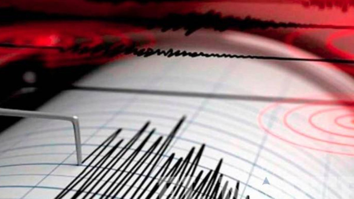 el sismo ocurrió a las 16:11 hora local a 0,26 grados de latitud sur y a 79,21 grados de longitud oeste