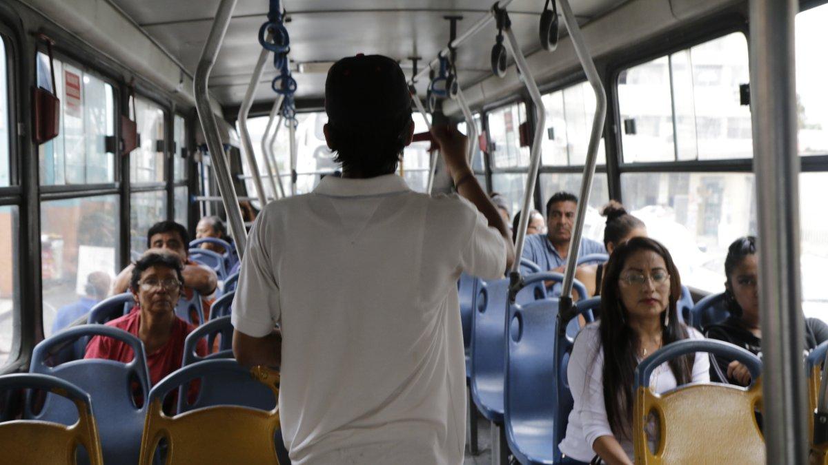 El transporte urbano de Guayaquil es uno de los lugares que más preocupa por la cantidad masiva de usuarios..
