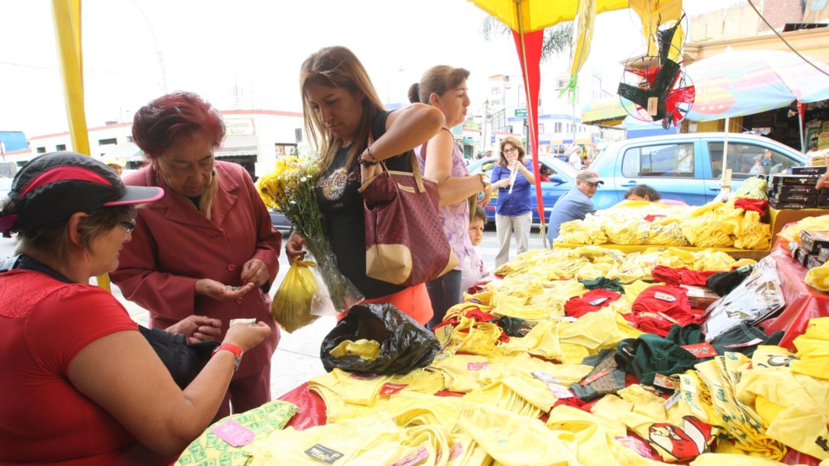 Se cree que el amarillo otorgará felicidad y buena fortuna, por ello es la más requerida
